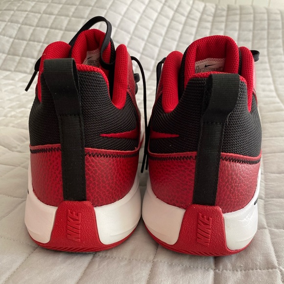 mens nike flyby low 2